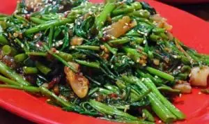 Menu Buka Puasa: Resep Tumis Kangkung Cumi Asin Wijen Super Gurih