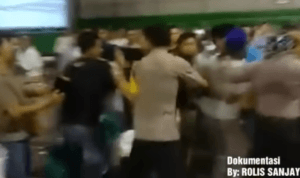 Viral Video Kericuhan Rekapitulasi Suara Pemilu 2019 di Madura