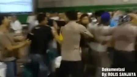 Viral Video Kericuhan Rekapitulasi Suara Pemilu 2019 di Madura