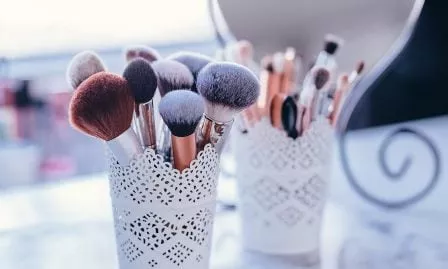 Wanita Perlu Punya Kuas Makeup Berkualitas, Ini 3 Alasannya