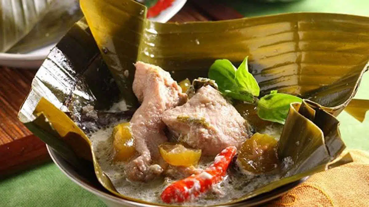 Menu Sahur: Resep Garang Asem Ayam yang Gurih dan Segar