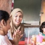 4 Hal yang Bisa Bunda Ajarkan Untuk Bangun Karakter Anak di Bulan Ramadan
