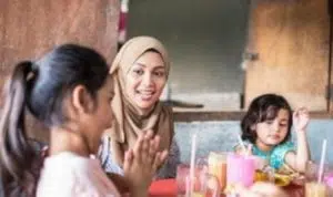 4 Hal yang Bisa Bunda Ajarkan Untuk Bangun Karakter Anak di Bulan Ramadan