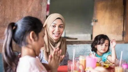 4 Hal yang Bisa Bunda Ajarkan Untuk Bangun Karakter Anak di Bulan Ramadan