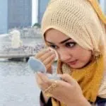 5 Cara Makeup Tak Luntur Meski Terkena Air Wudu
