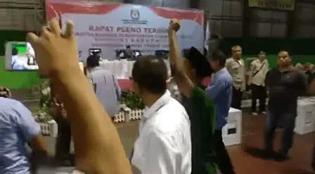 Viral Video Kericuhan Rekapitulasi Suara di Sampang, Begini Kronologinya