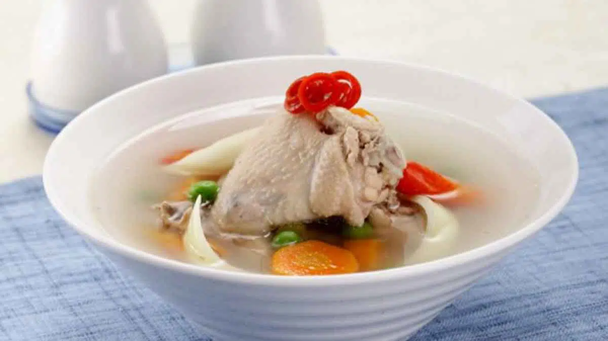 Menu Sahur: Resep Sup Ayam Jahe yang Menggugah Selera