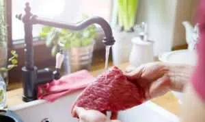 Sebelum Dimasak, 4 Bahan Makanan Ini Sebaiknya Tidak Dicuci
