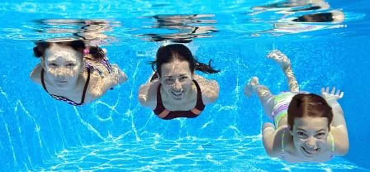 Suka Berenang? Hati-hati Bahaya Klorin Terhadap Kulit