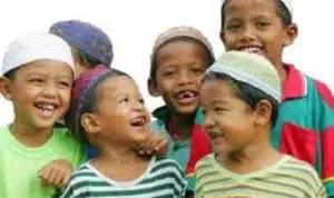 Umat Islam, Ini 6 Keutamaan Memuliakan Anak Yatim
