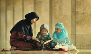 Bunda, Ini 4 Cara Mudah Ajarkan Anak Baca Alquran