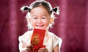 Bunda, Kenali 4 Cara Ajarkan Anak Kelola Angpau Lebaran dengan Baik