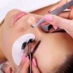 Mau Eyelash Extension Anda Awet? Rawat dengan 3 Cara Ini
