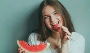 Jangan Diabaikan! Ini 4 Efek Samping Konsumsi Buah Semangka di Malam Hari