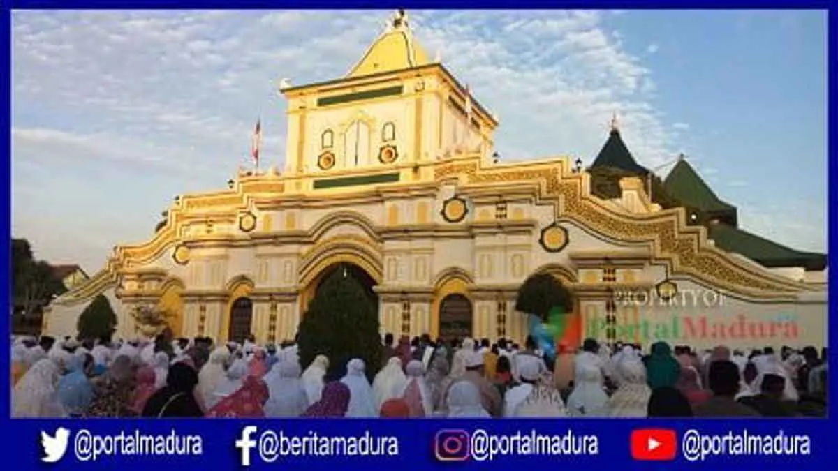 Jemaah Salat Idul Fitri Meluber, Khotib Masjid Jamik Sumenep Ingatkan Hal Ini