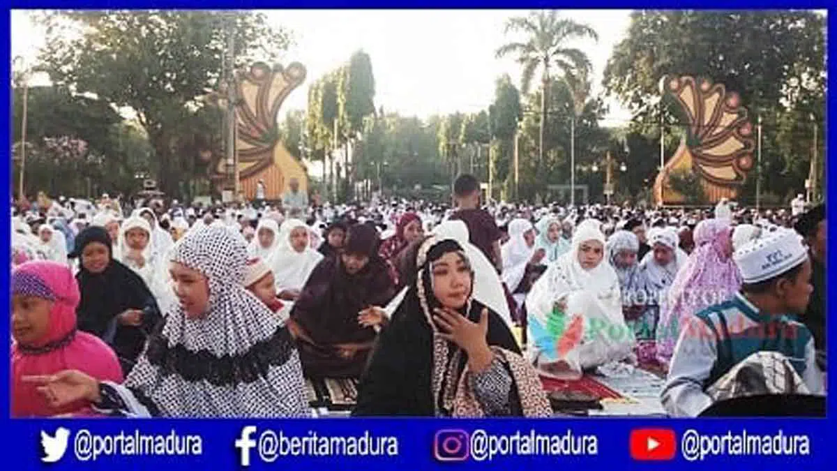 Jemaah Salat Idul Fitri Meluber, Khotib Masjid Jamik Sumenep Ingatkan Hal Ini - Portalmadura.com Jemaah Salat Idul Fitri Meluber, Khotib Masjid Jamik Sumenep Ingatkan Hal Ini