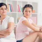 Kenali 5 Alasan Ibu Sering Bertengkar dengan Anak Gadisnya