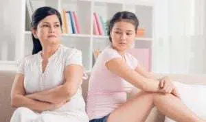 Kenali 5 Alasan Ibu Sering Bertengkar dengan Anak Gadisnya