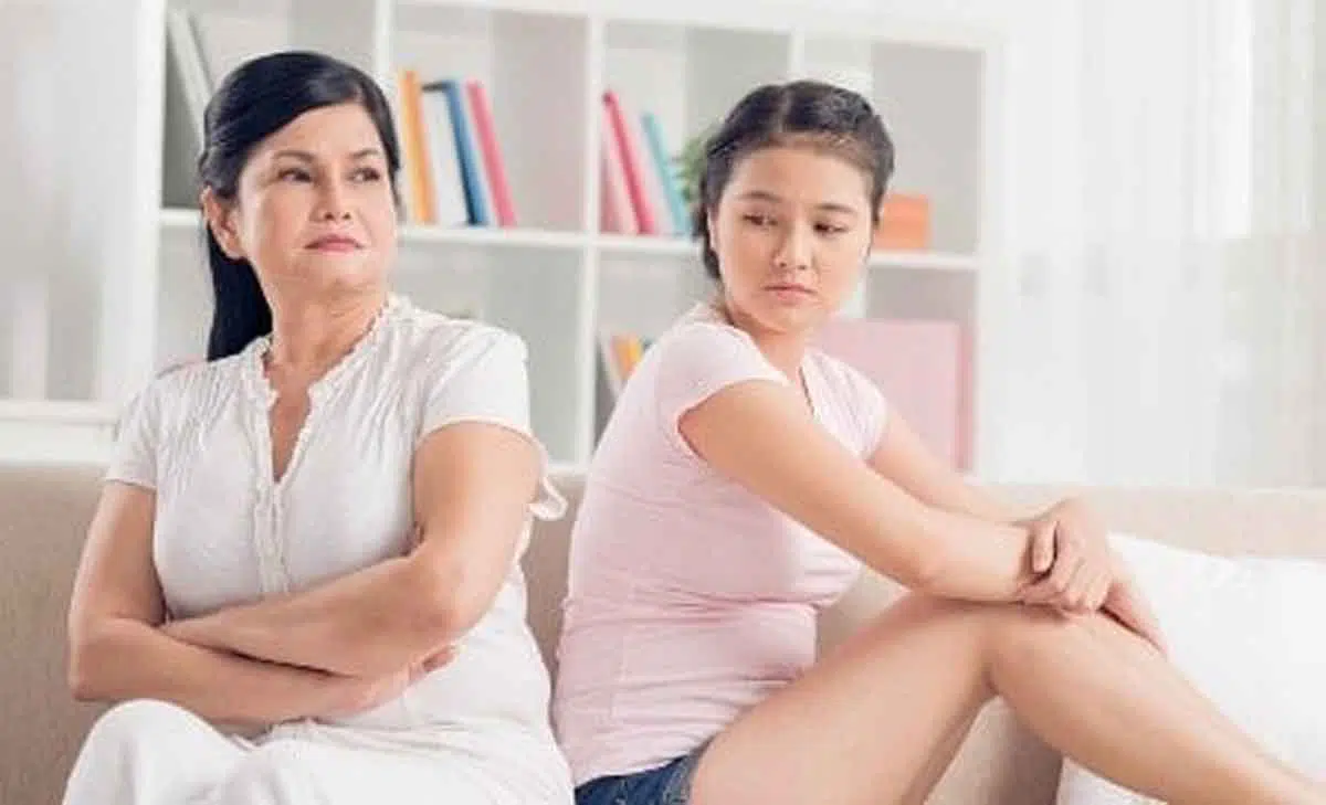 Kenali 5 Alasan Ibu Sering Bertengkar dengan Anak Gadisnya