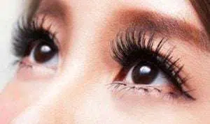 Ladies, Begini Cara Jaga Bulu Mata Sambung Agar Tak Rusak