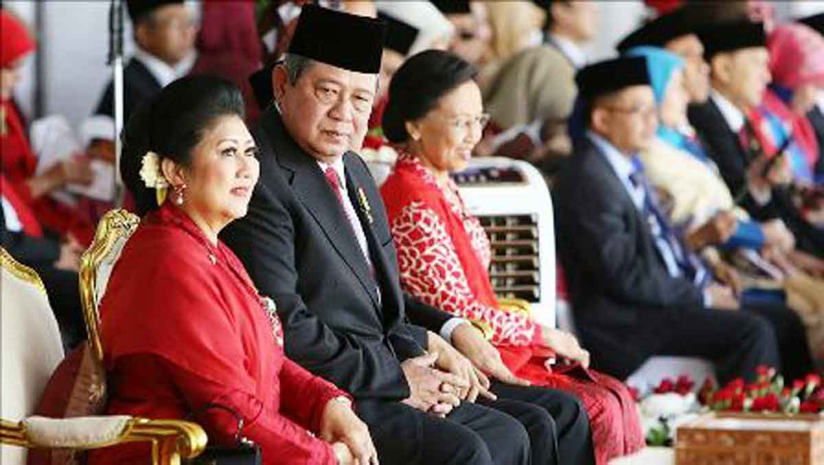 Mantan ibu negara Ani Yudhoyono meninggal dunia