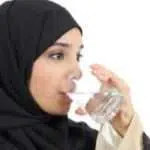 Rutin Minum Air Hangat Ketika Perut Kosong, Ini 5 Manfaatnya bagi Tubuh