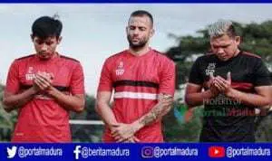 Obati Rindu Anak dan Istri, Kiper Ini Minta Kiriman Video Liburan