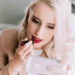 Perhatikan 5 Hal Penting Ini Saat Beli Lipstik