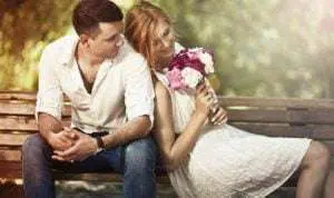 Tak Cuma Modal Tampang, Ini 6 Cara Menarik Perhatian Wanita