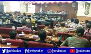Rapat Paripurna LKPj Bupati, Sejumlah Anggota DPRD Interupsi Soal Persetujuan Mendahului PAK