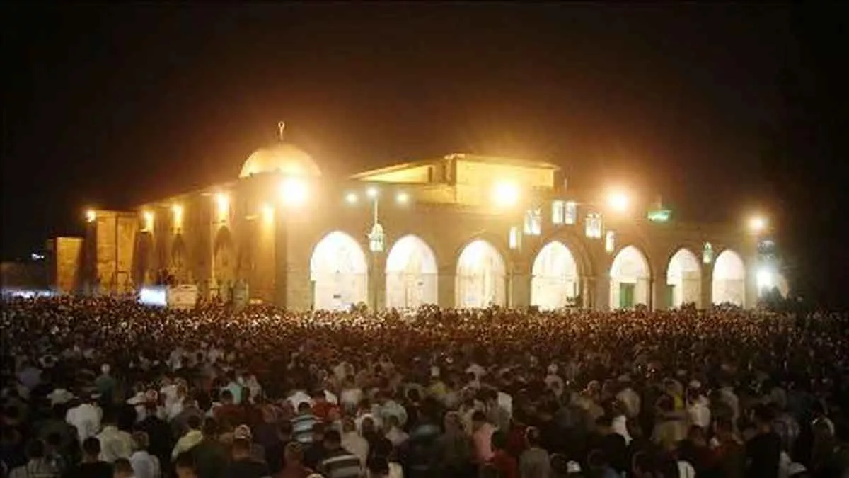 Ratusan Ribu Umat Muslim Sambut Lailatulkadar di Masjid Al-Aqsa