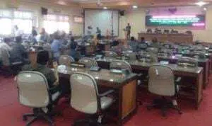 Sidang Paripurna Ripparkab Bangkalan Lanjut Meski Kursi Banyak Tak Berpenghuni