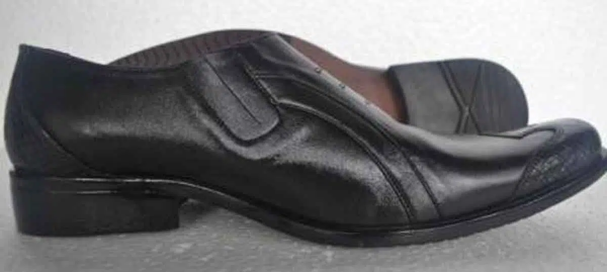 3 Cara Praktis Merawat Sepatu Kulit