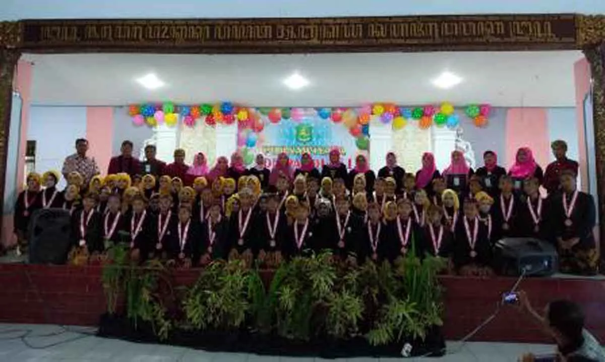 Lulus Seratus Persen, SDN Pandian 1 Sumenep Gelar Purnawiyata