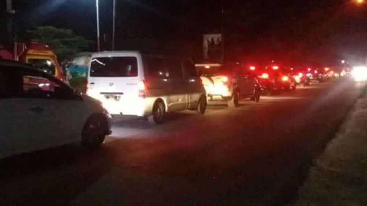 Malam Ini, Kepadatan Kendaraan Terjadi di Blega Bangkalan