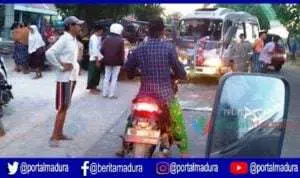 Tak Ada Korban Jiwa, Tabrakan Libatkan Mini Bus Vs Pick Up di Sampang