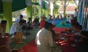 Begini Tradisi Lebaran Ketupat di Pamekasan