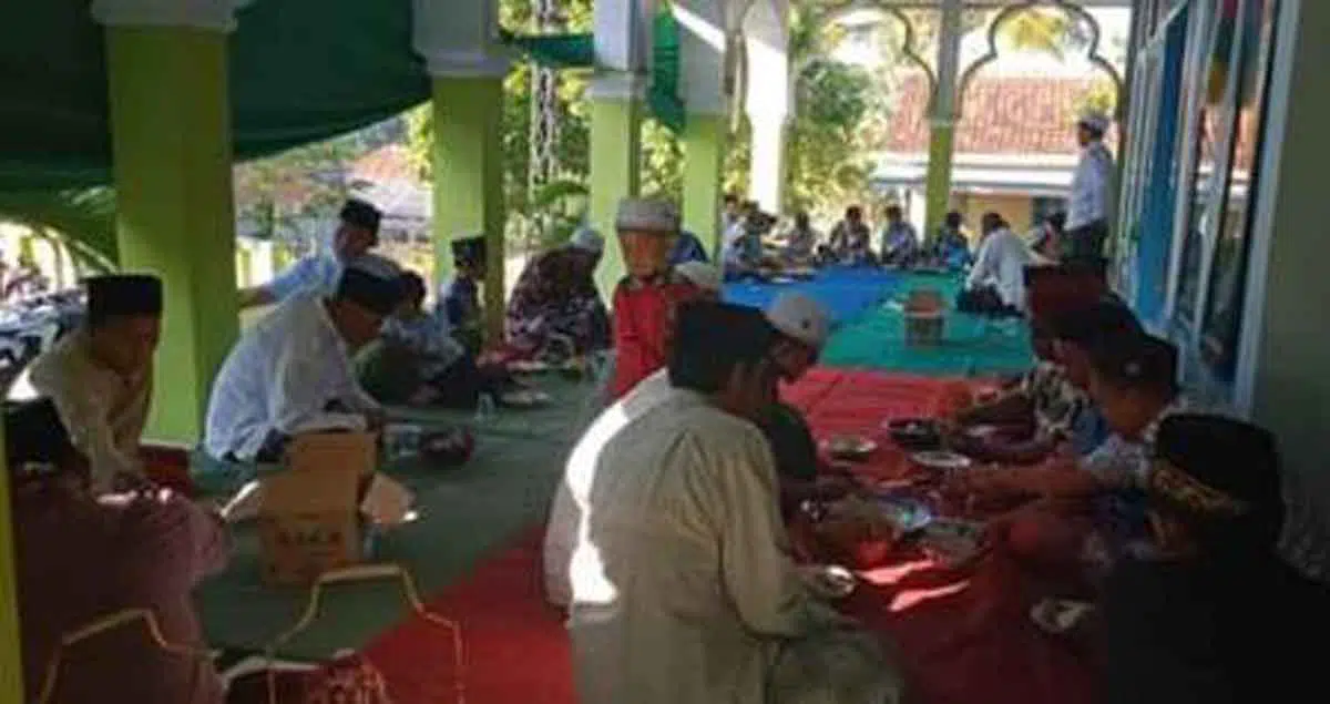 Begini Tradisi Lebaran Ketupat di Pamekasan