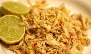 Ini Dia 3 Tips Cepat Suwir Daging Ayam