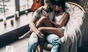 Pasutri, Ini 3 Cara Bercinta di Kursi Agar Makin Hot