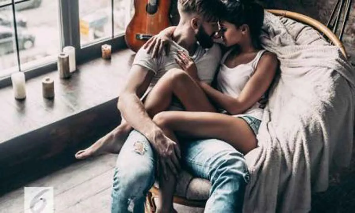 Pasutri, Ini 3 Cara Bercinta di Kursi Agar Makin Hot