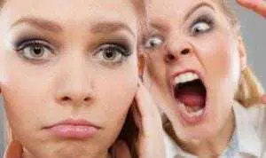 Waspada! 5 Zodiak Ini Suka Menusuk dari Belakang