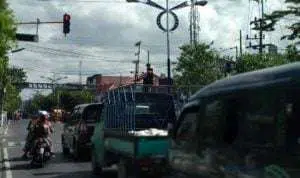 Jalur Lalu Lintas Pamekasan-Surabaya Dialihkan di Sampang