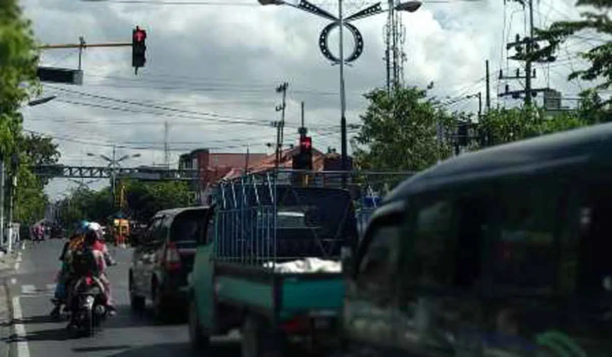 Jalur Lalu Lintas Pamekasan-Surabaya Dialihkan di Sampang