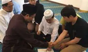 Ingin Jadi Mualaf? Ini 4 Caranya