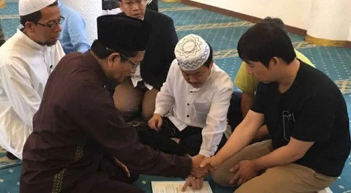 Ingin Jadi Mualaf? Ini 4 Caranya