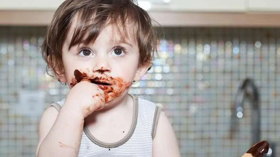 Bolehkah Balita Konsumsi Permen dan Cokelat? Cek Disini
