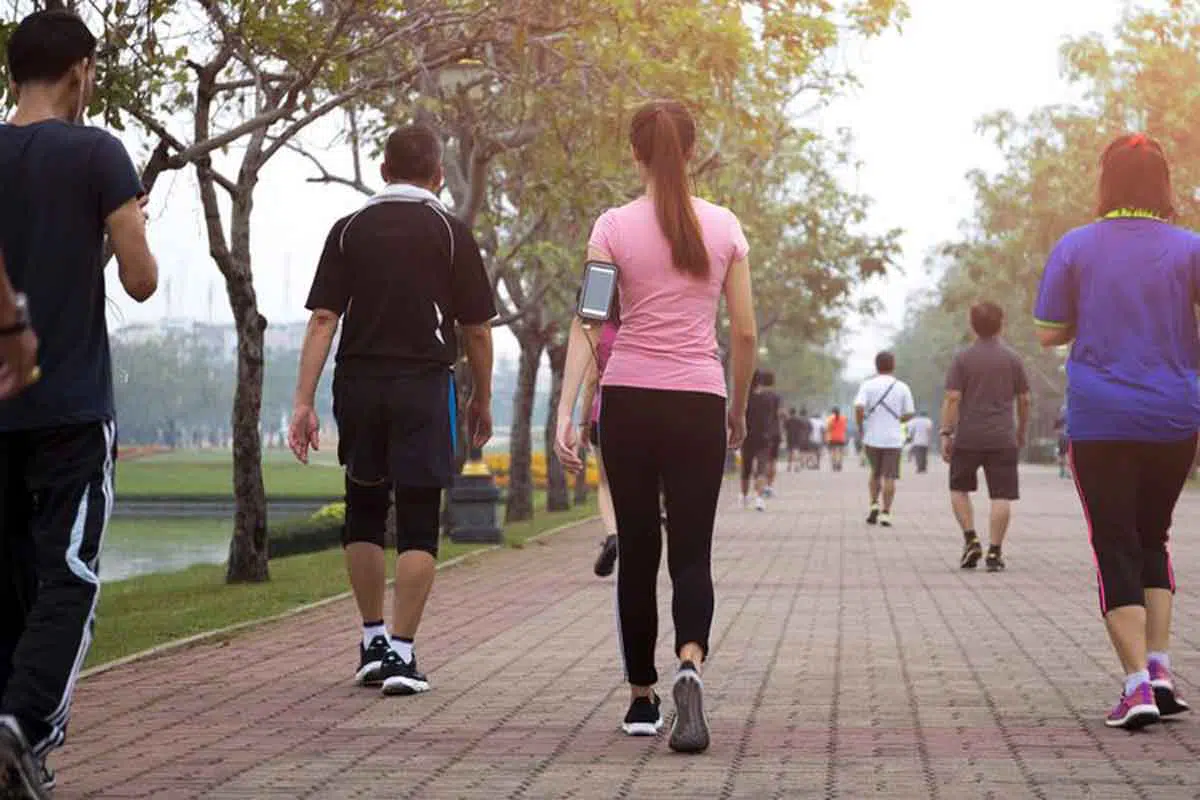 4 Tips Olahraga Jalan Kaki untuk Membakar Lemak