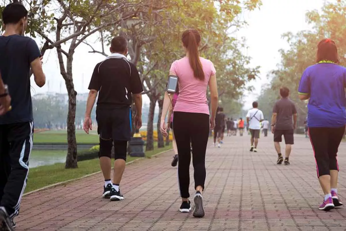 4 Tips Olahraga Jalan Kaki untuk Membakar Lemak