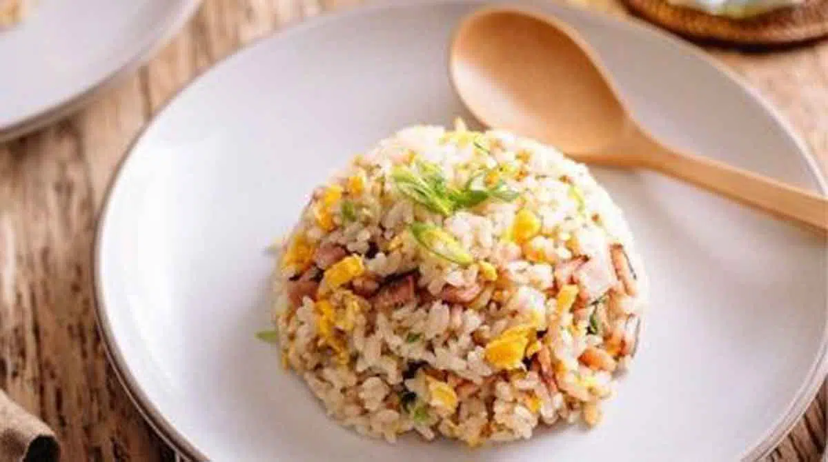 4 Cara Memasak Nasi Goreng agar Tak Terlalu Berminyak